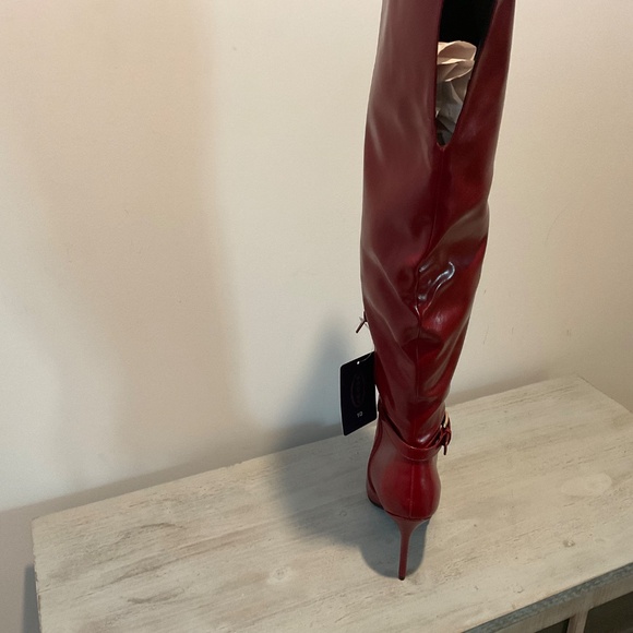 Over the knee boots - Picture 5 of 5